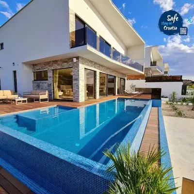 Villa Ramarin 1 with heated pool