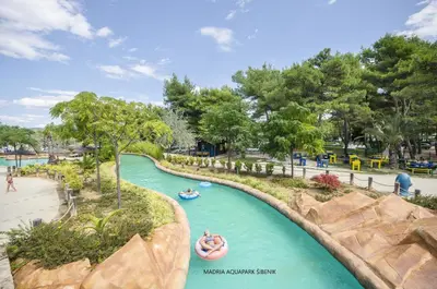 Bazen u objektu Apartments Orsula near old town ili u blizini