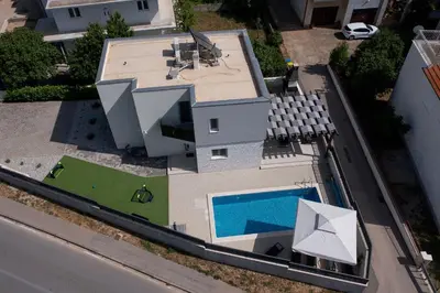 Bazen u objektu House Kreso ili u blizini