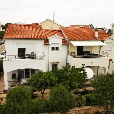 Apartments with parking space Vodice - 19340