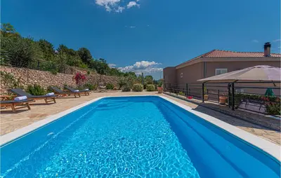 Bazen u objektu Cozy Apartment In Sibenik ili u blizini